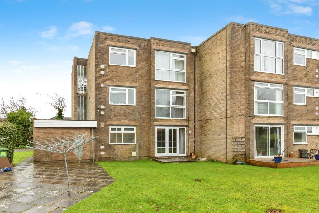 1 bed Ground Flat