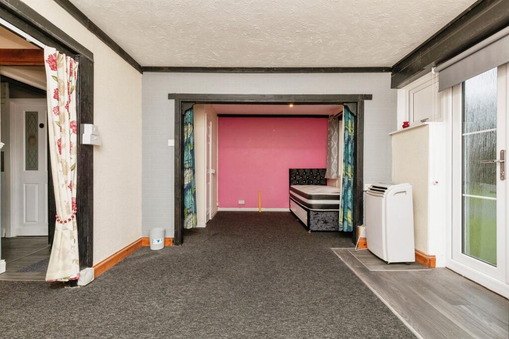 1 bed Ground Flat