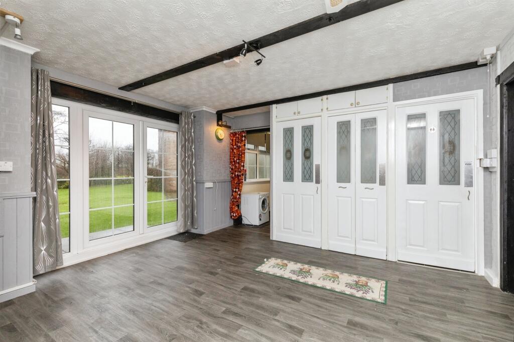 1 bed Ground Flat