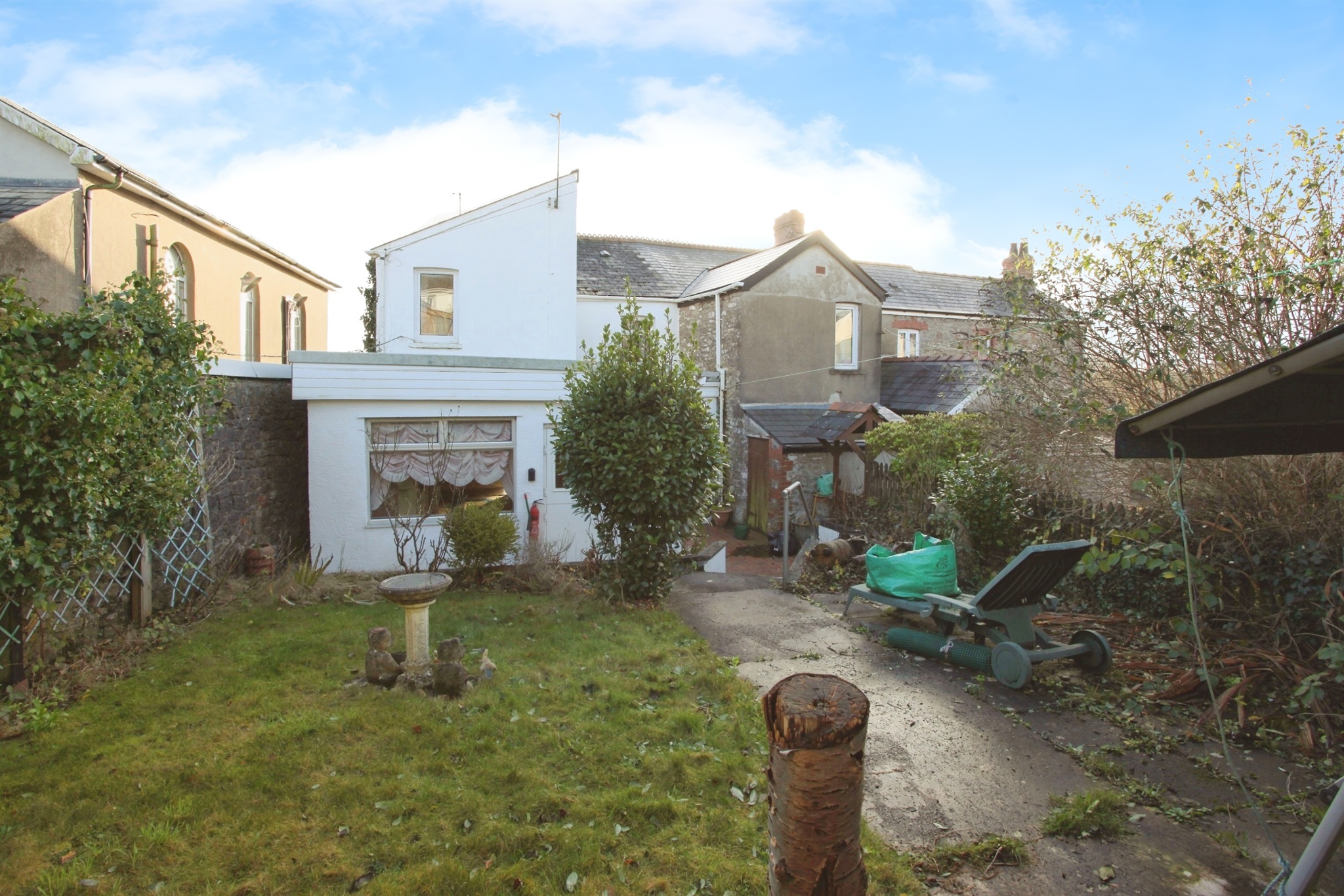 3 bed End of Terrace