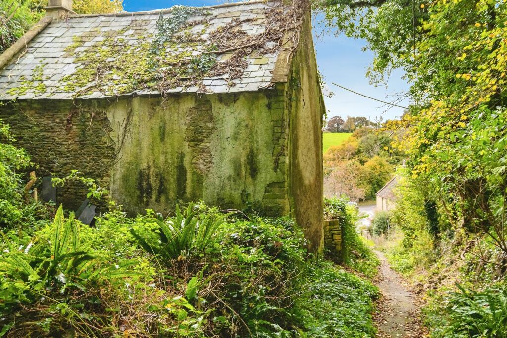1 bed Detached