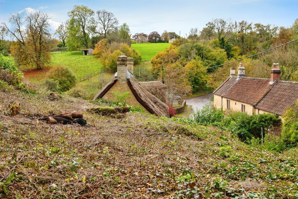 1 bed Detached