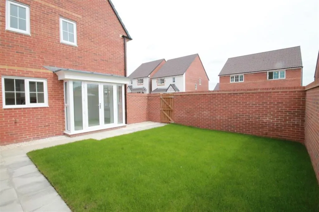 3 bed Semi-Detached