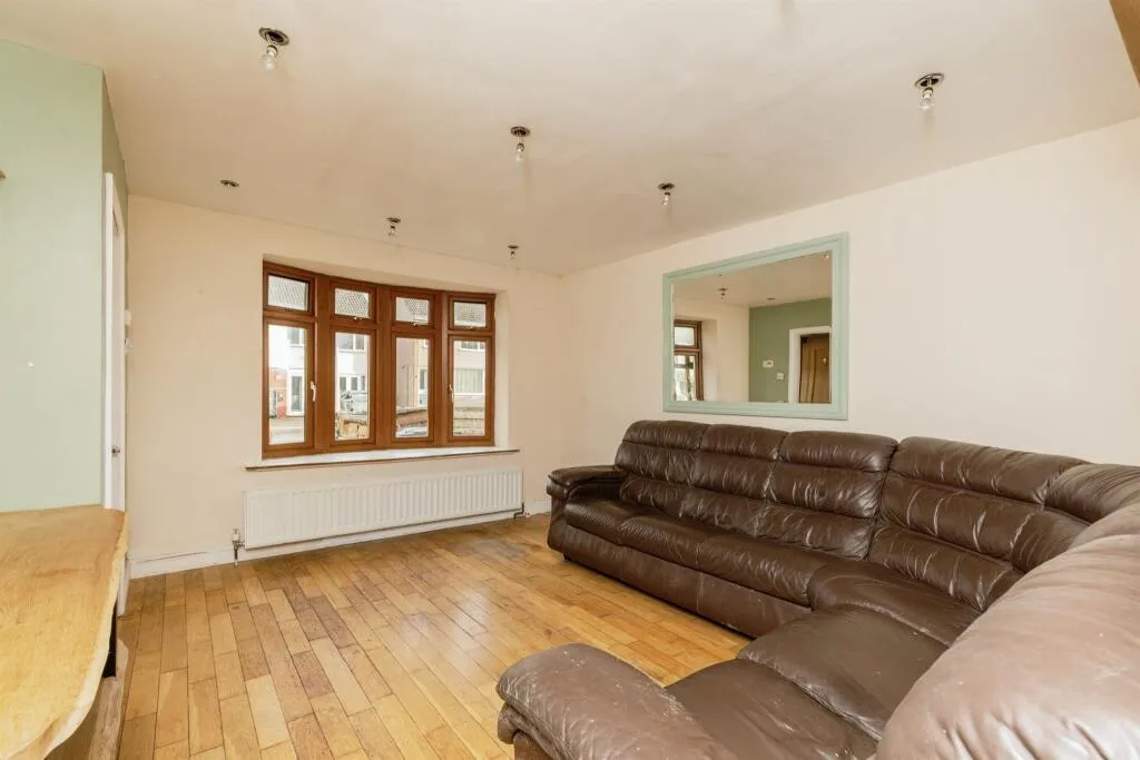 3 bed Semi-Detached