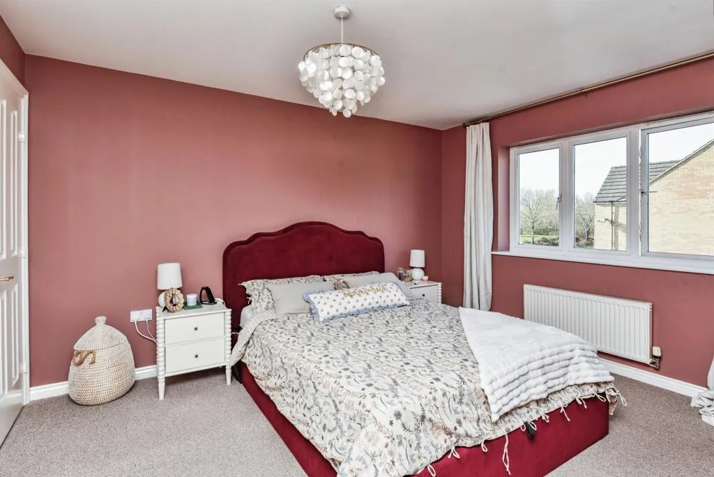 4 bed Detached