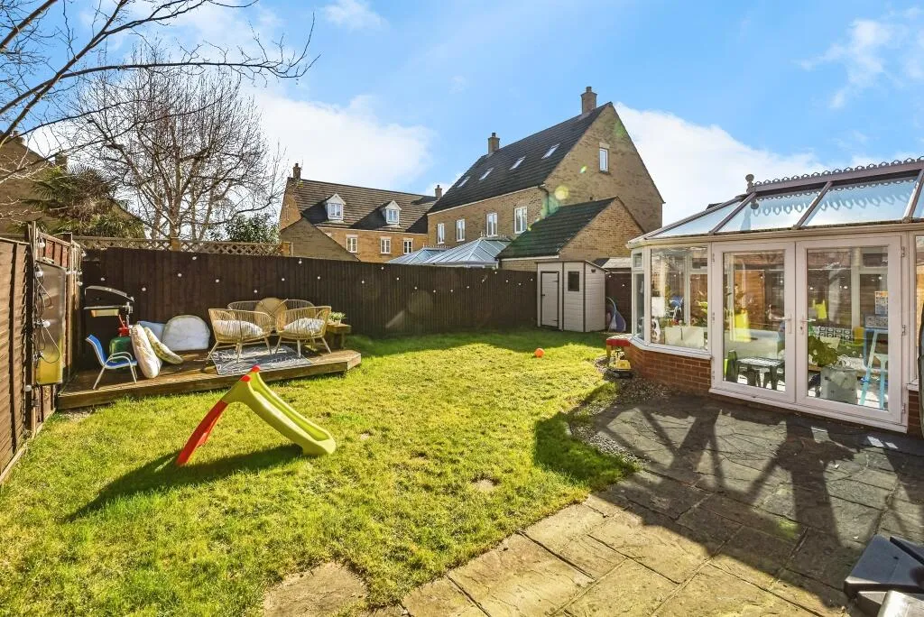 4 bed Detached
