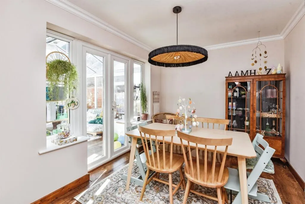 4 bed Detached