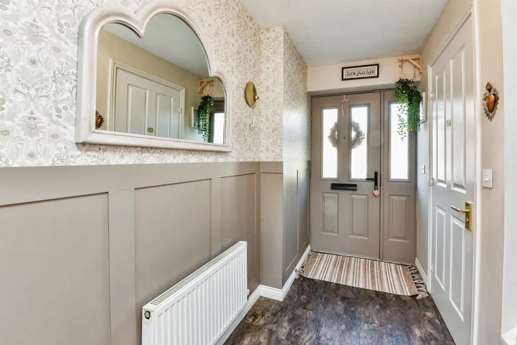 4 bed Detached