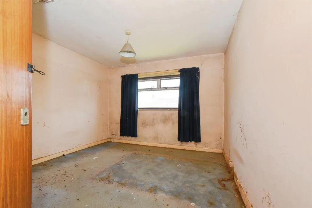 3 bed End of Terrace