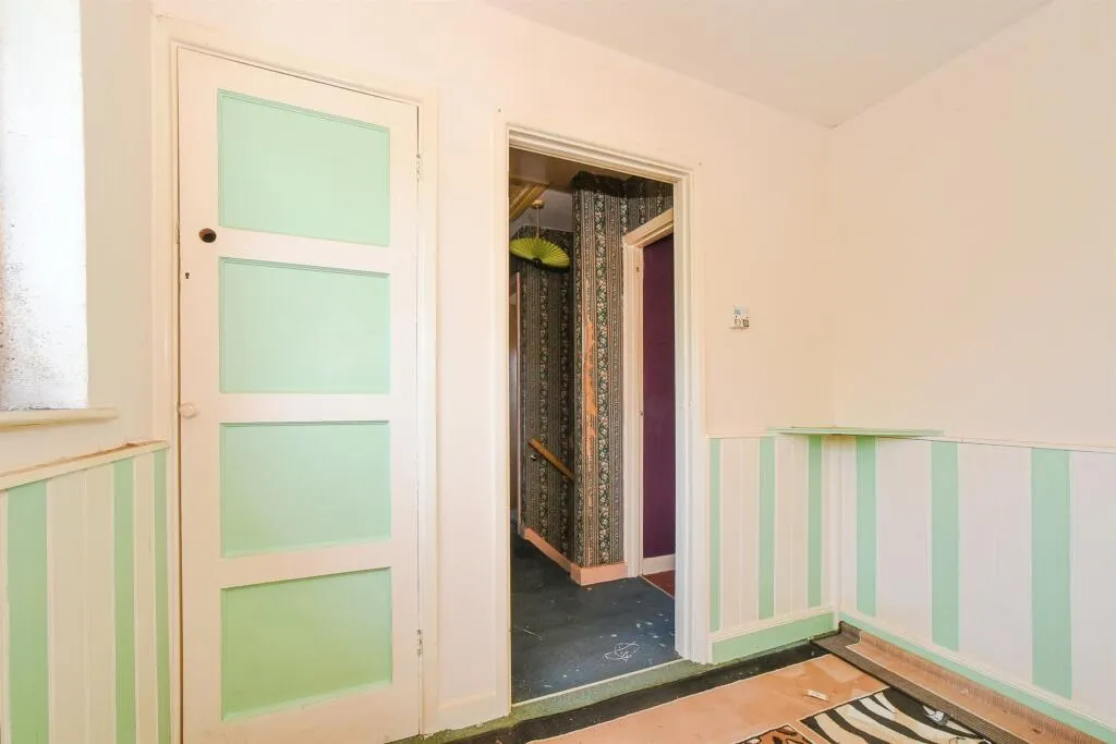 3 bed End of Terrace