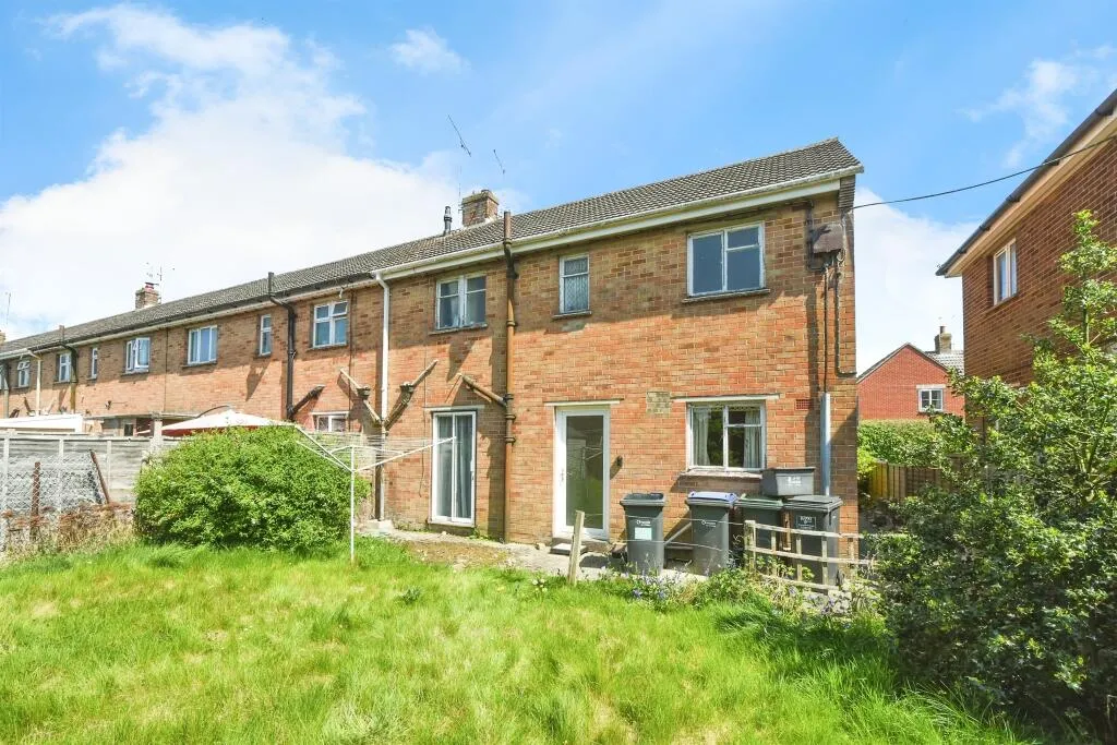 3 bed End of Terrace