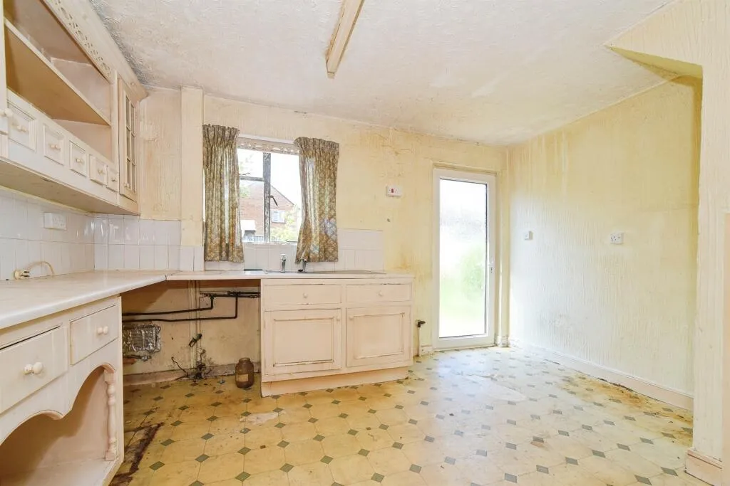 3 bed End of Terrace