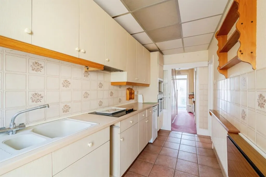 3 bed End of Terrace
