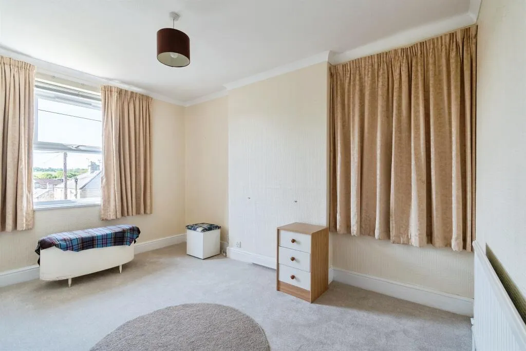 3 bed End of Terrace