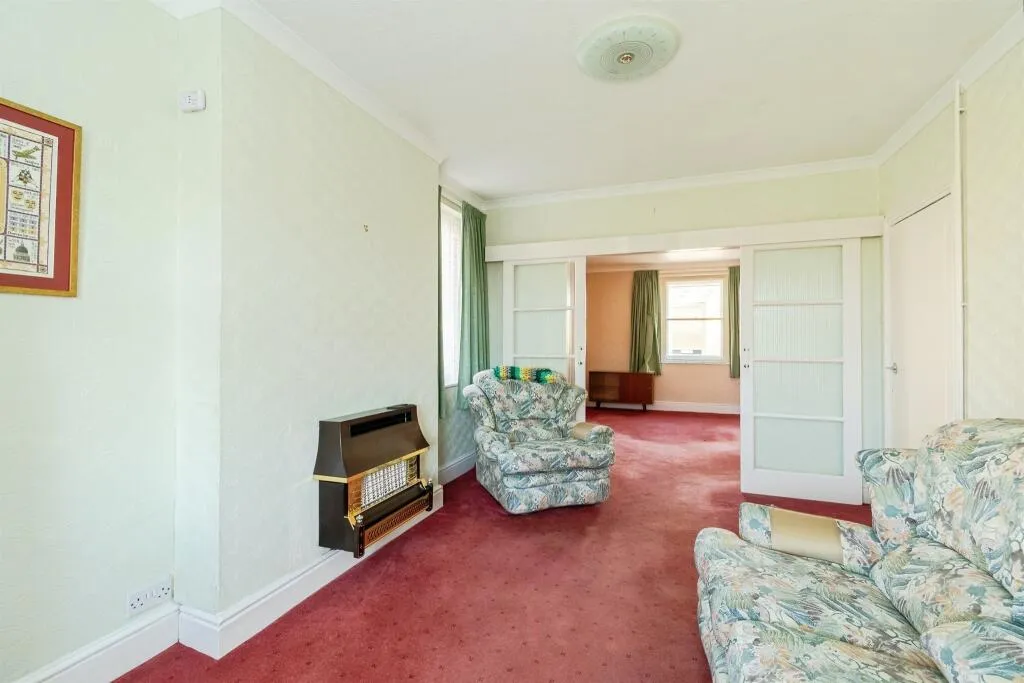 3 bed End of Terrace