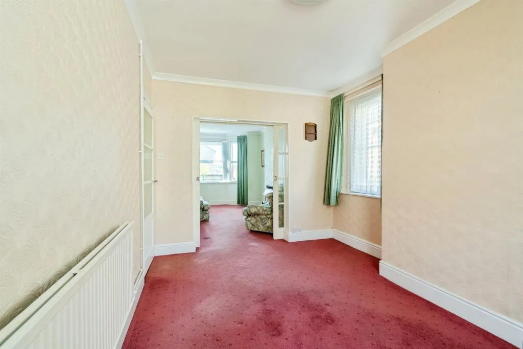 3 bed End of Terrace