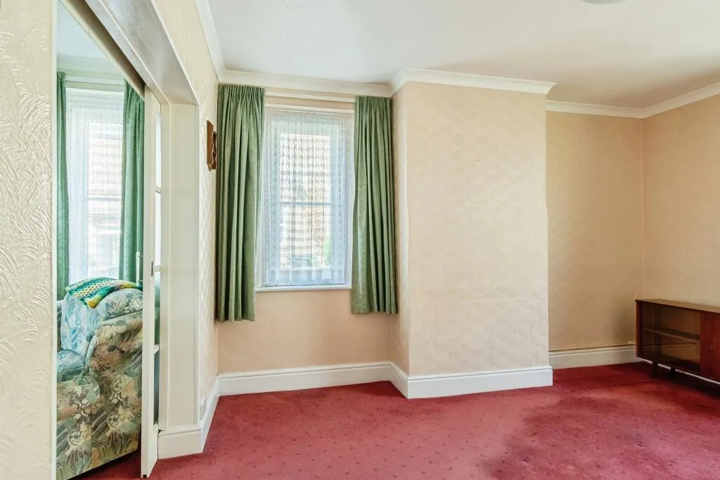 3 bed End of Terrace