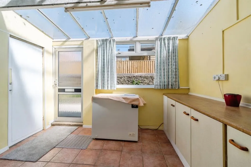 3 bed End of Terrace