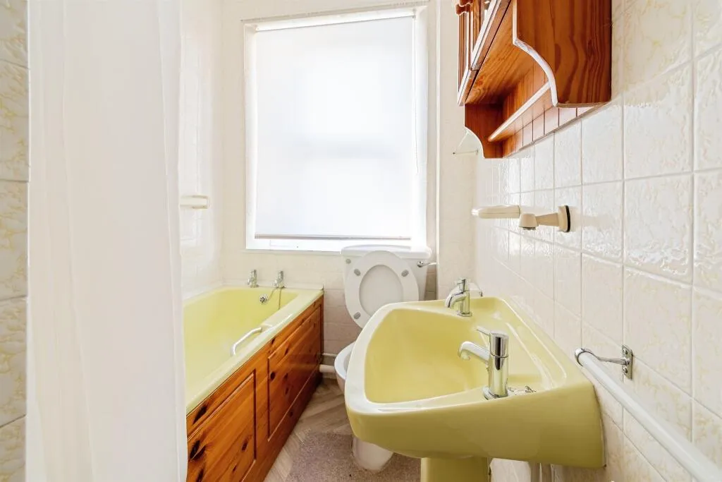 3 bed End of Terrace