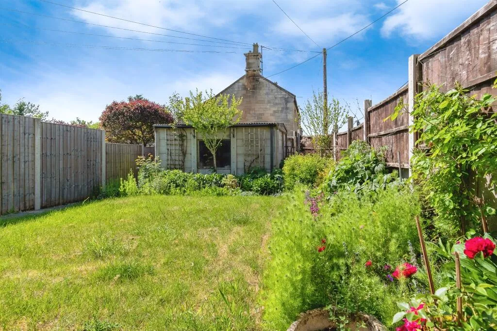 3 bed End of Terrace