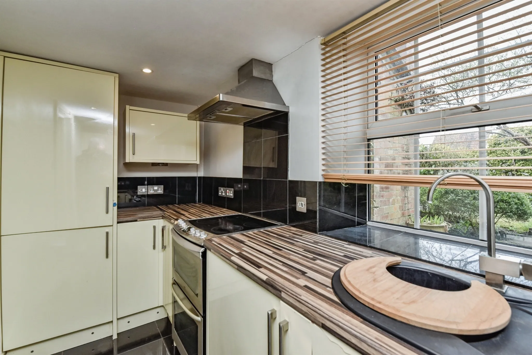 2 bed End of Terrace