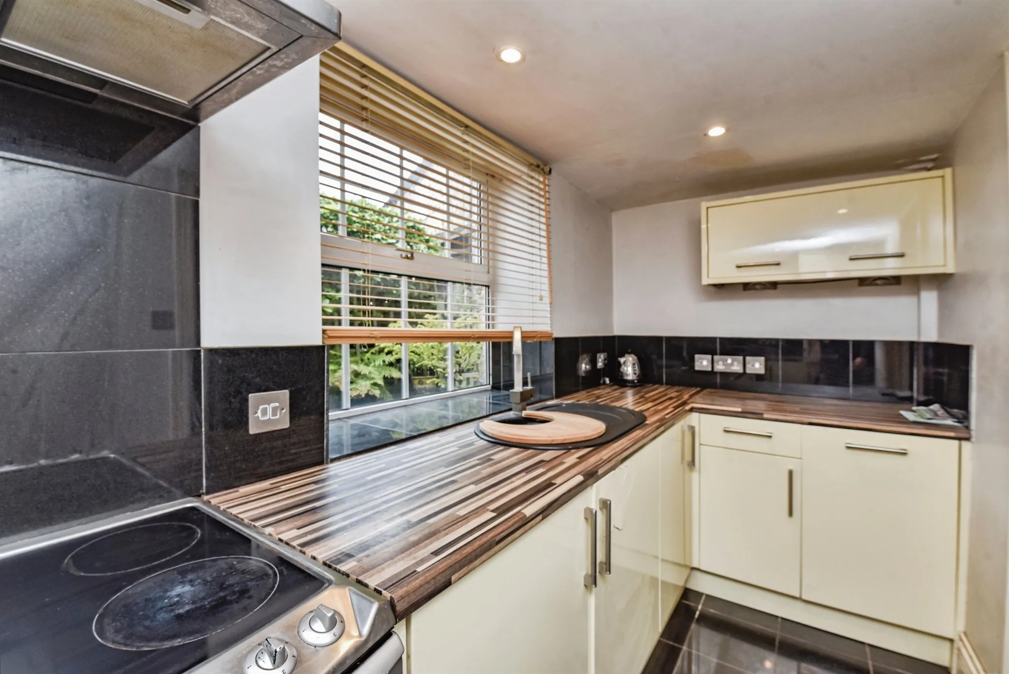 2 bed End of Terrace