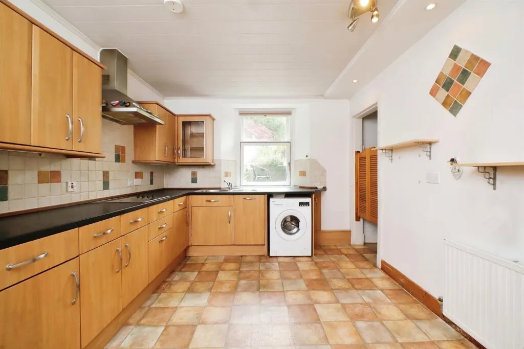 2 bed Ground Flat
