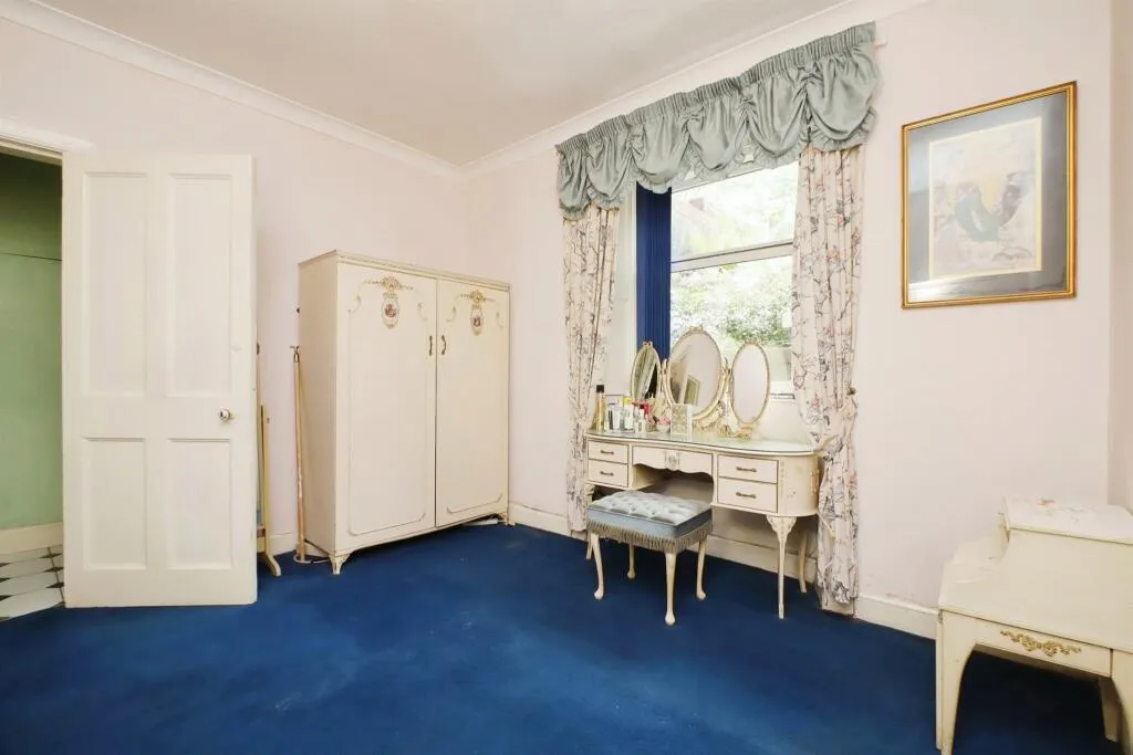 2 bed Ground Flat