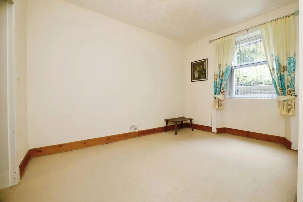 2 bed Ground Flat
