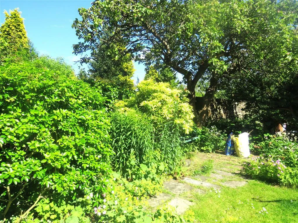 2 bed Ground Flat