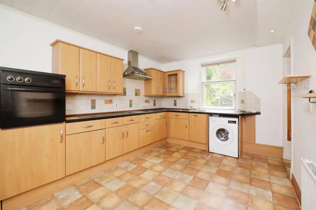 2 bed Ground Flat