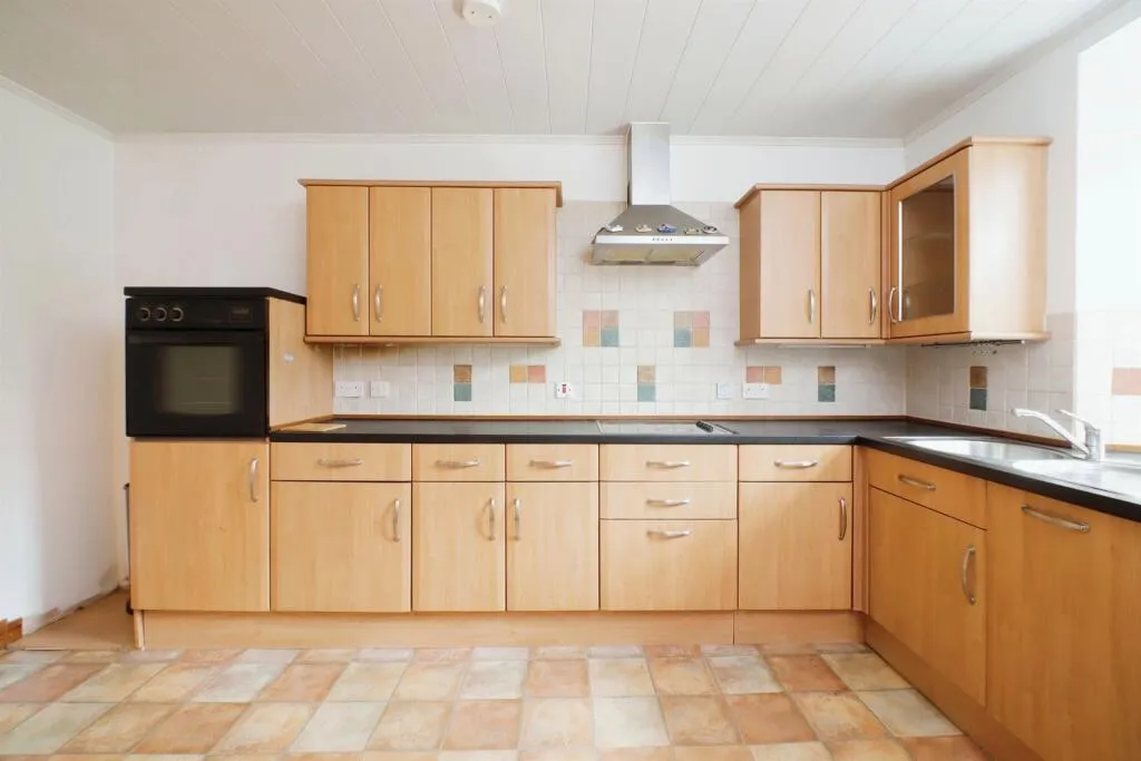 2 bed Ground Flat