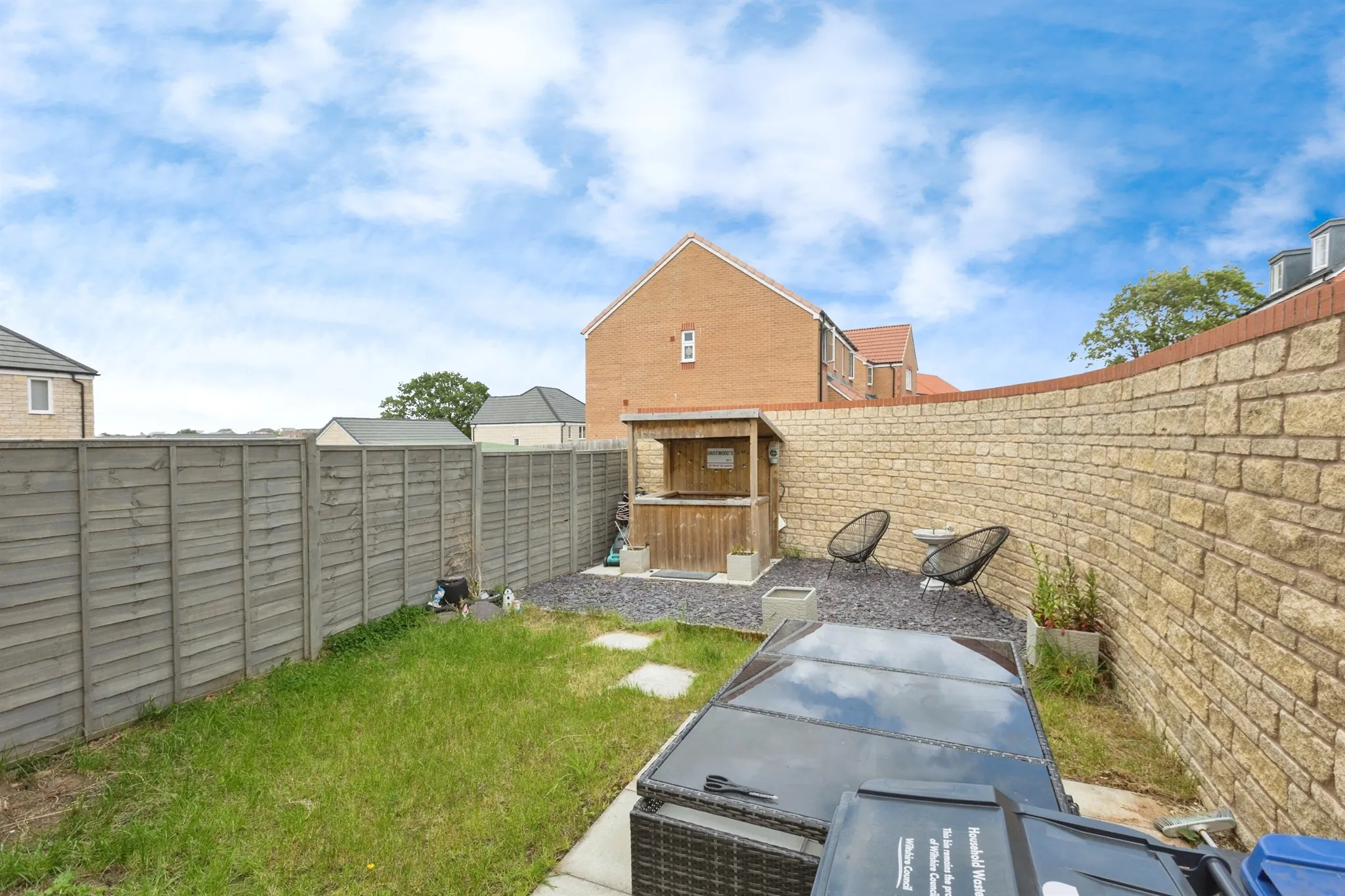 3 bed End of Terrace