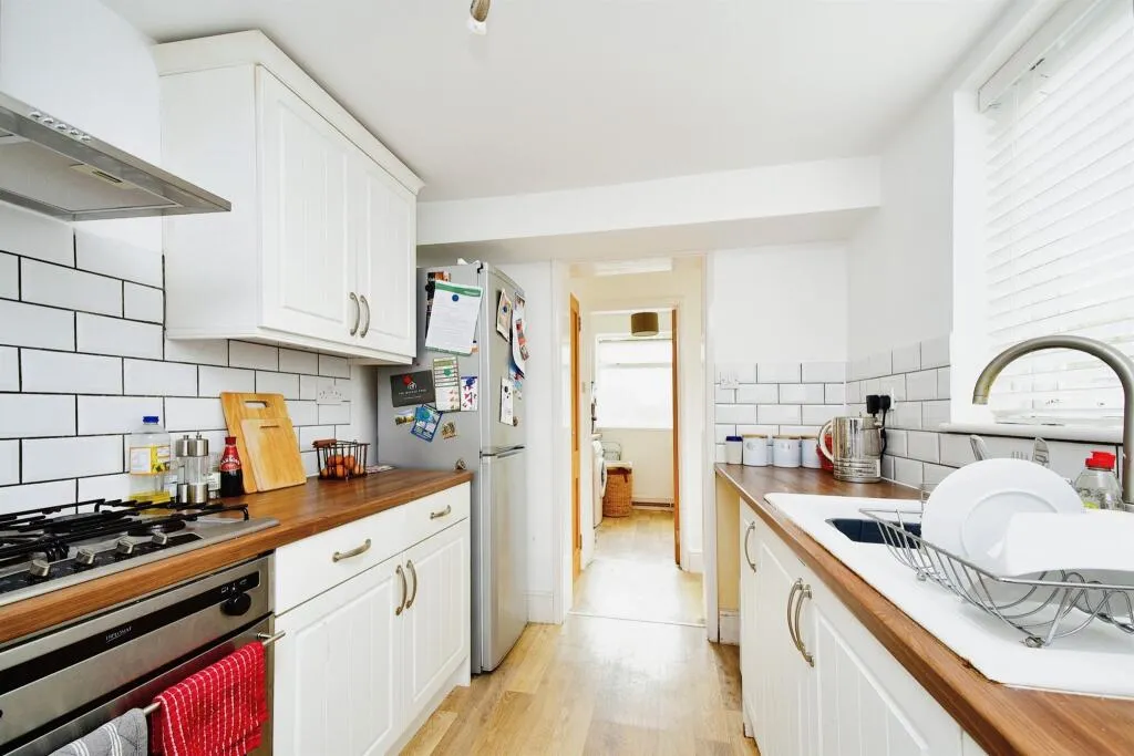 3 bed End of Terrace