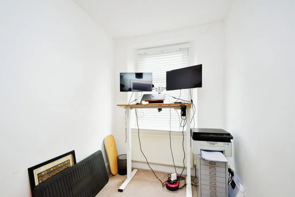 3 bed End of Terrace