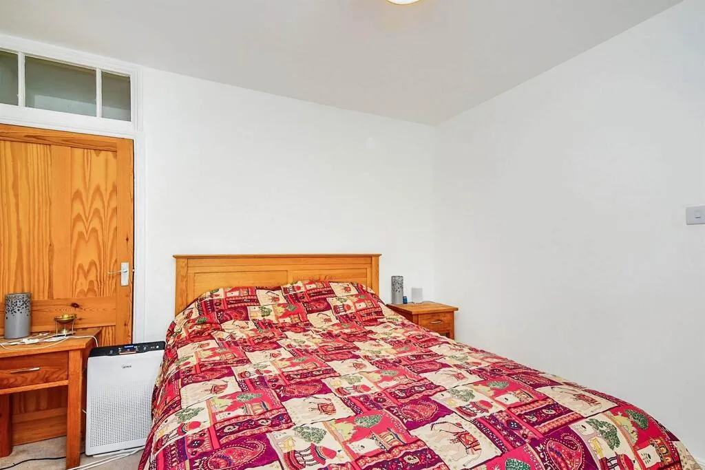 3 bed End of Terrace