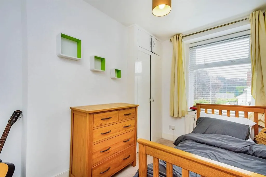3 bed End of Terrace