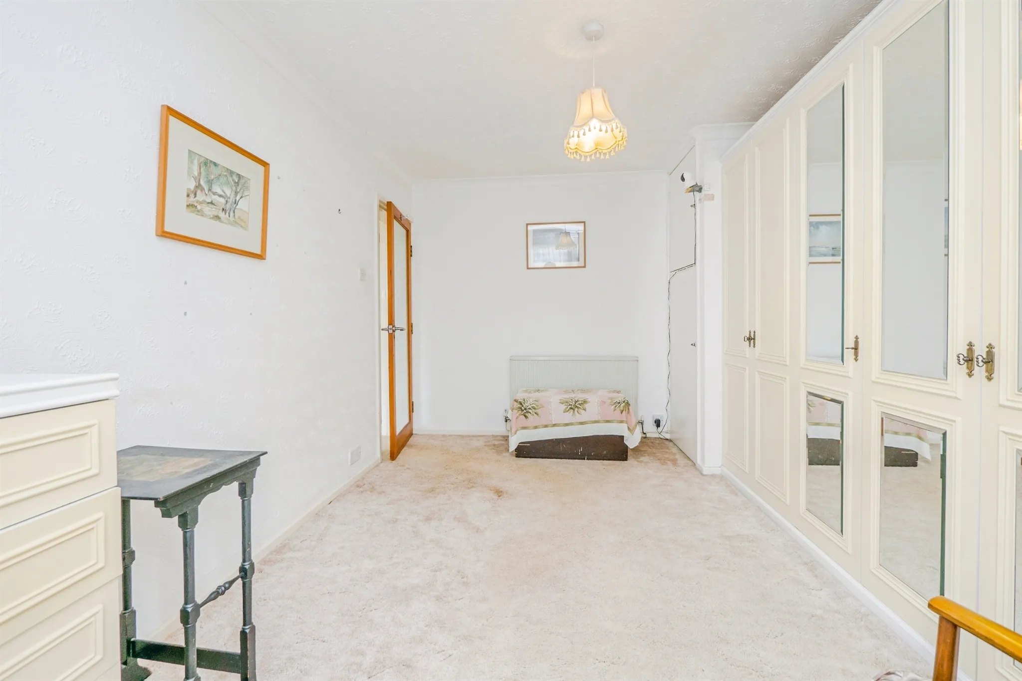 2 bed Ground Flat