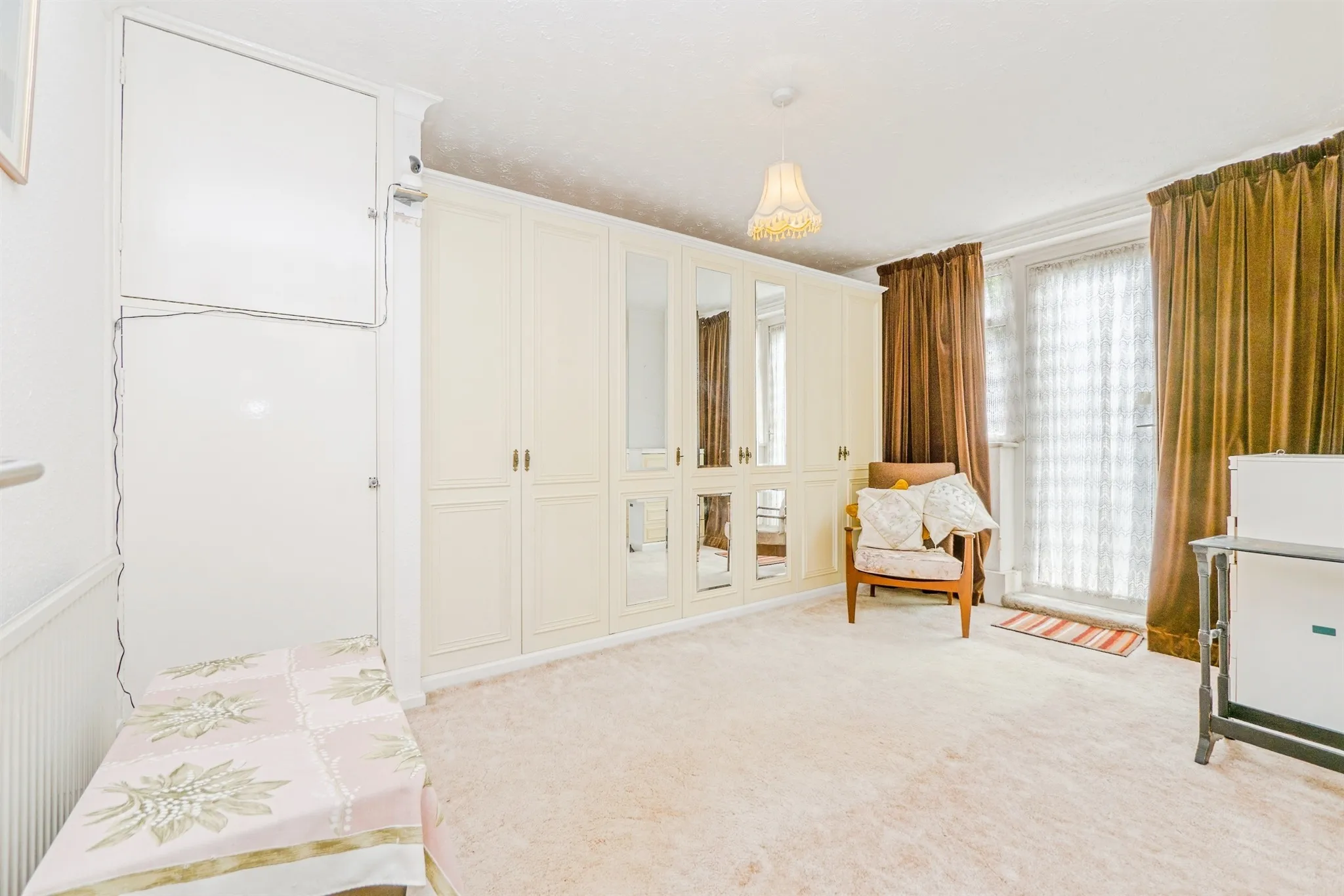 2 bed Ground Flat
