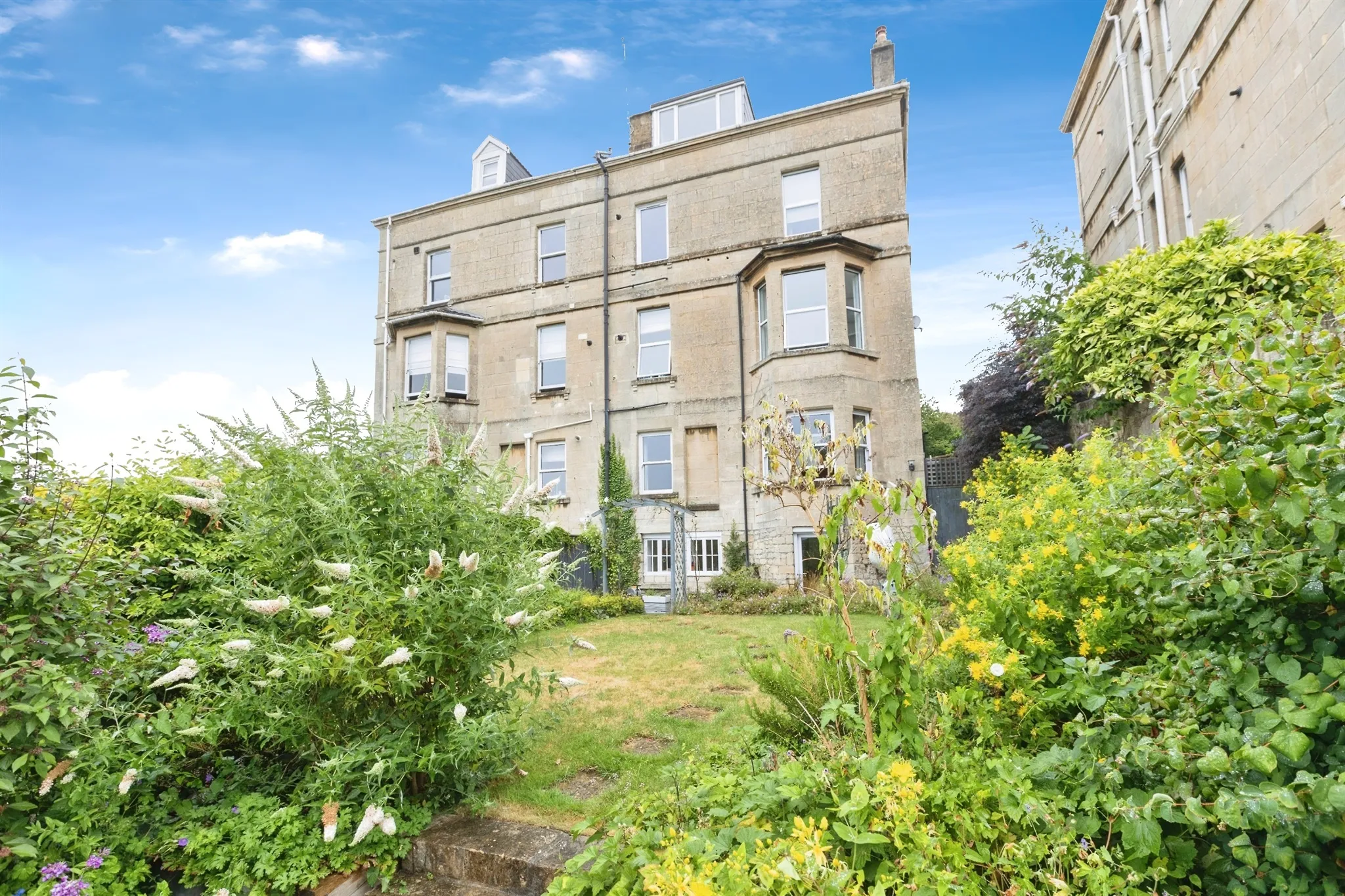 2 bed Ground Flat
