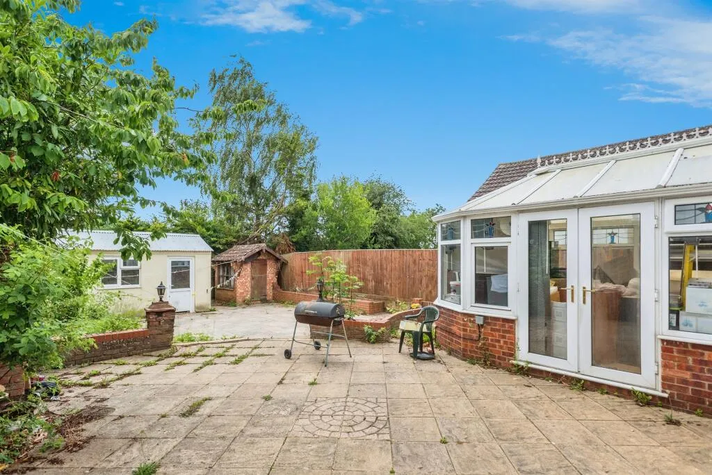 4 bed Detached