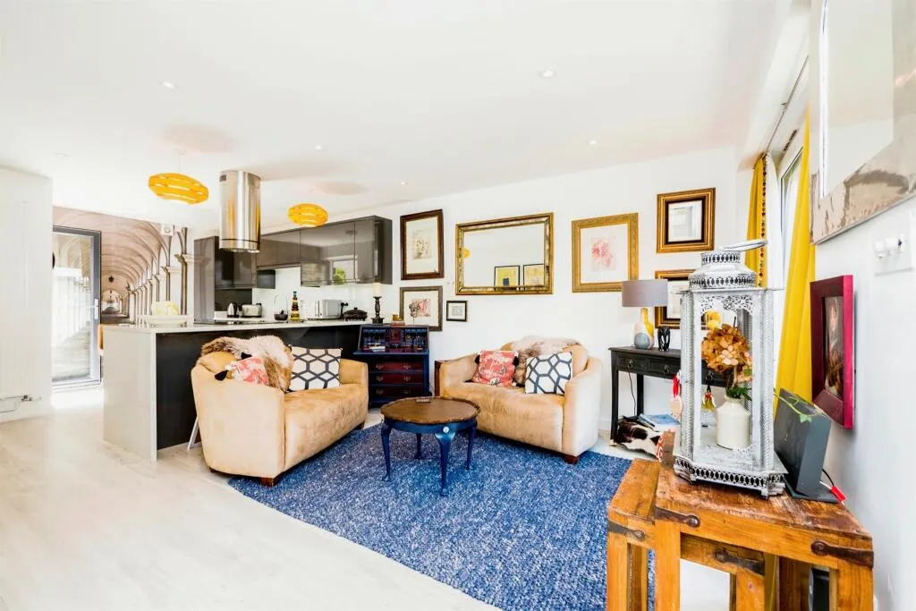 2 bed Mews