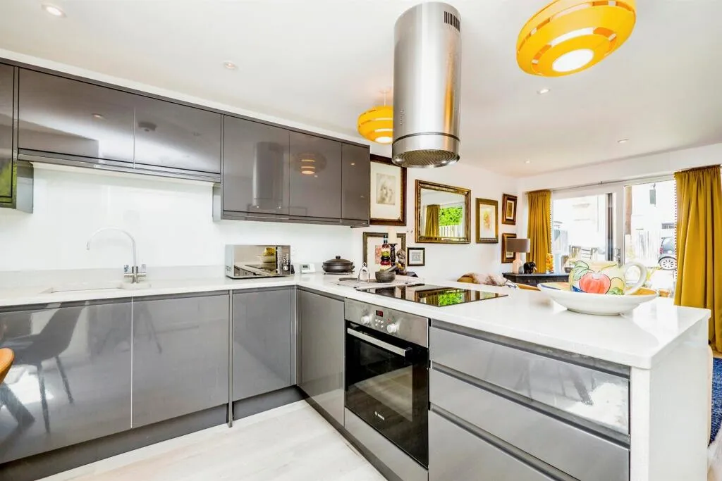 2 bed Mews