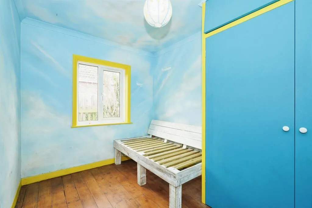 4 bed Semi-Detached Bungalow