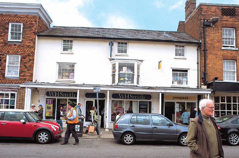 Attractive Listed Freehold Shop Investment
