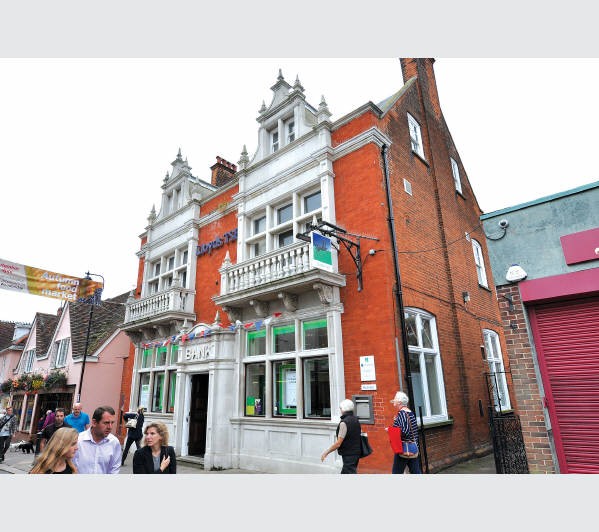Attractive Freehold Bank Investment