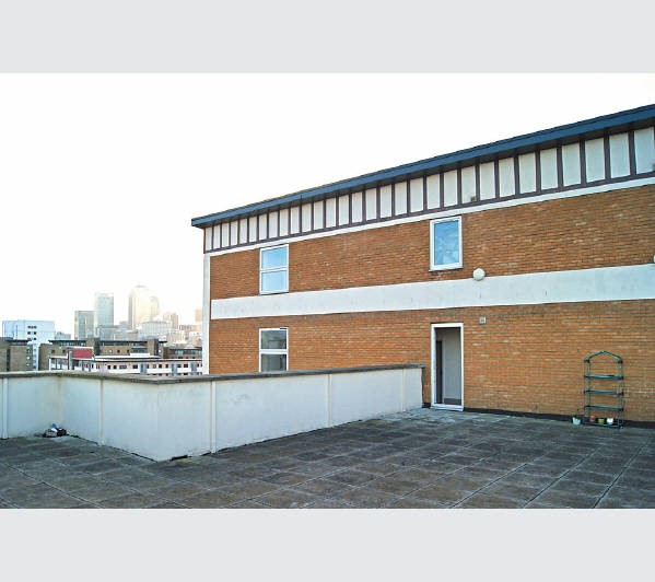 A Leasehold Self-Contained Purpose Built Fifth Floor Flat with Roof Terrace