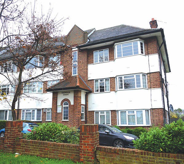 A Long Leasehold Self-Contained Purpose Built First Floor Flat