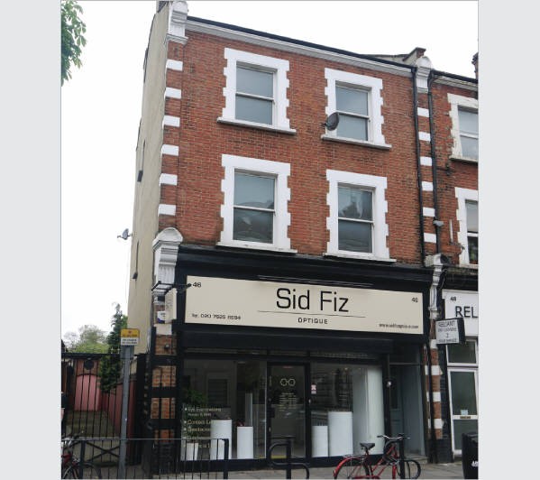 A Leasehold Top Floor Studio Flat