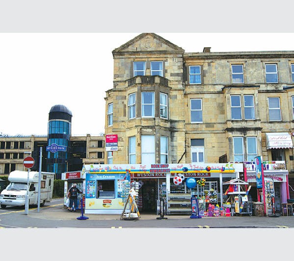 Freehold End of Terrace Building